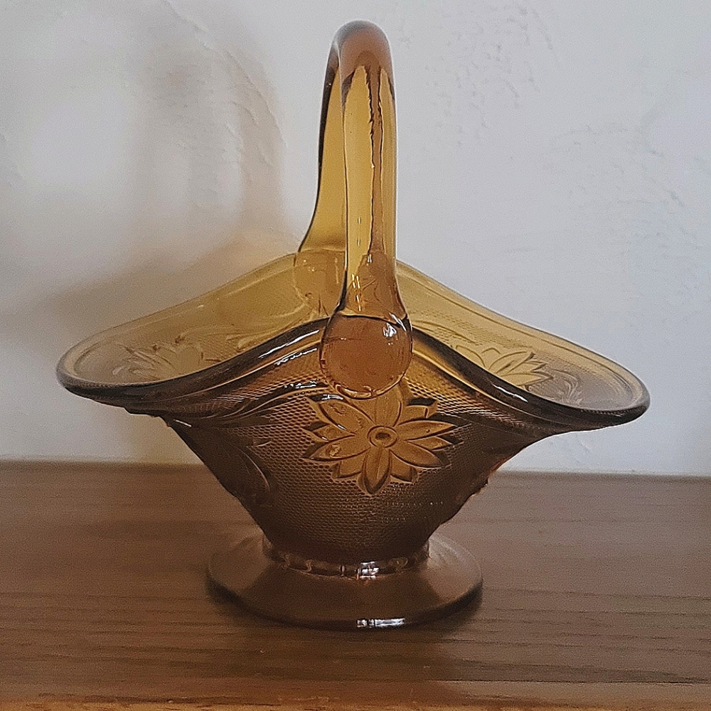 Tiara Indiana Glass Amber Sandwich Mini Basket  Signed SC